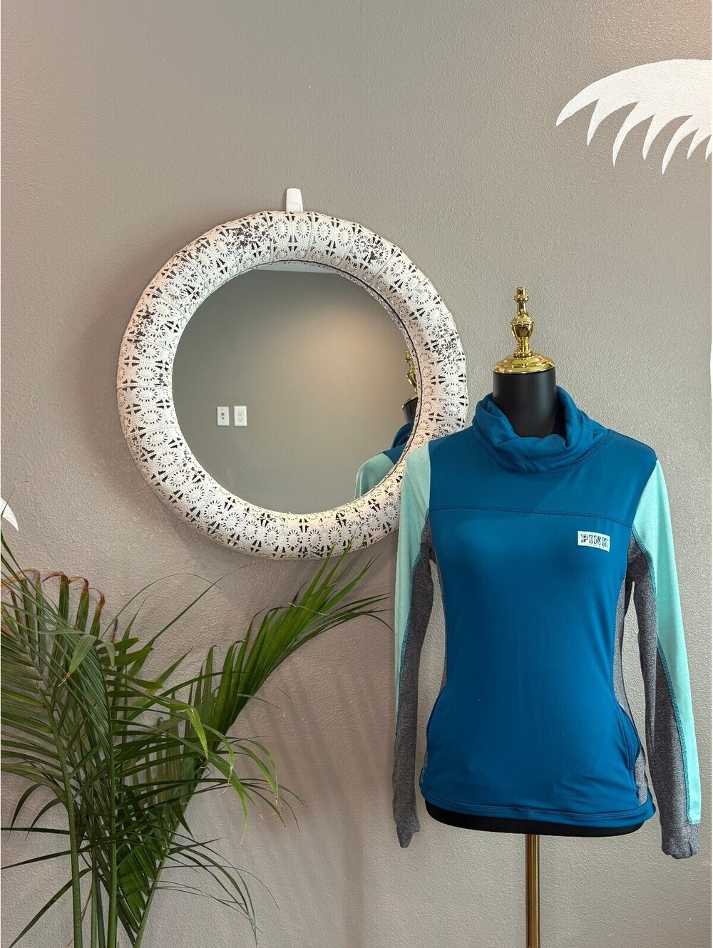 PINK Women's Long Sleeve Activewear Top in Blue and Gray